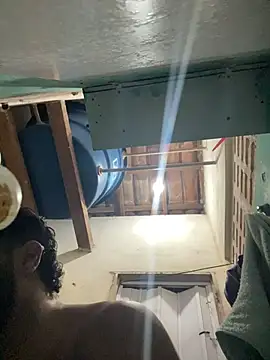 spiderfindom online show from June 7, 7:50 pm