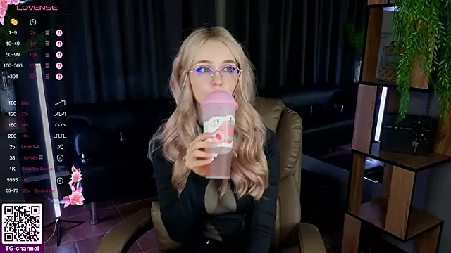 exxxcore  online show from November 6, 6:53 pm