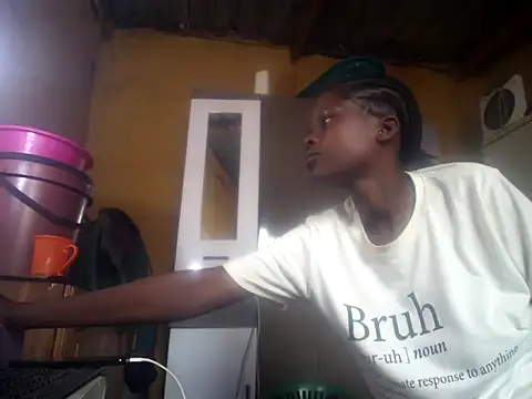 Caramelchick01 online show from October 29, 6:15 am