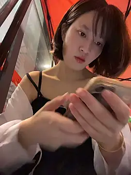 littleqiu online show from July 18, 12:42 pm