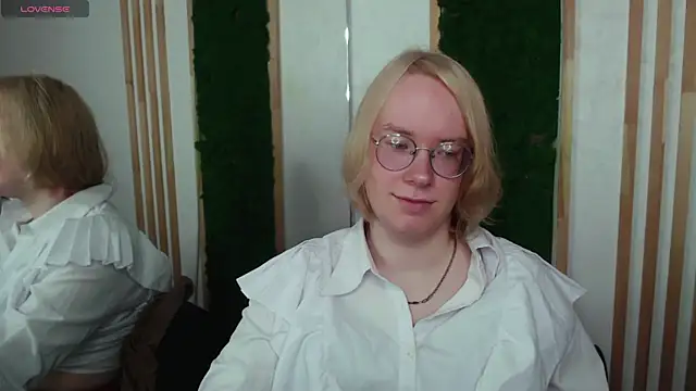 Amanda Butlerr online show from July 18, 3:27 pm
