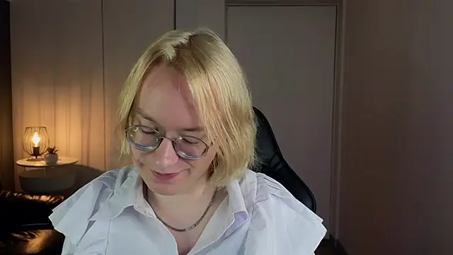 Amanda Butlerr online show from July 19, 1:48 pm