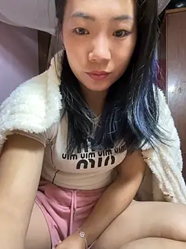 Snapshot of AAANINE22 chatting on October 27, 8:18 am AAANINE22 online show from October 27, 8:18 am