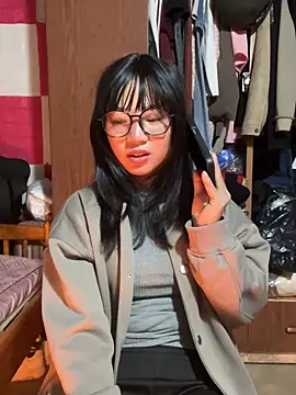 Snapshot of AAANINE22 chatting on October 29, 6:15 am AAANINE22 online show from October 29, 6:15 am