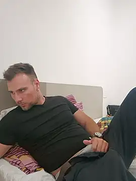 mrlyuis online show from September 15, 7:03 pm