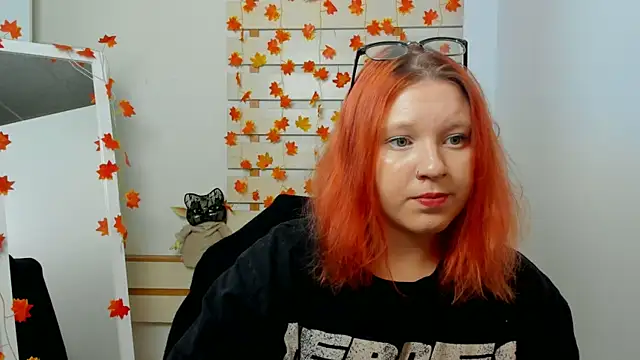 ScarletVixen  online show from October 16, 6:20 pm
