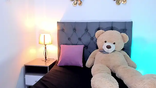 Snapshot of SagiraBelle chatting on December 17, 5:19 pm SagiraBelle online show from December 17, 5:19 pm