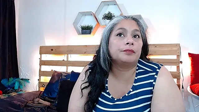 Snapshot of sheila_reeves2772 chatting on November 28, 6:10 pm sheila reeves2772 online show from November 28, 6:10 pm