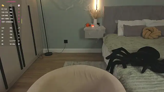 Snapshot of LubaStadt chatting on October 31, 7:15 pm LubaStadt online show from October 31, 7:15 pm