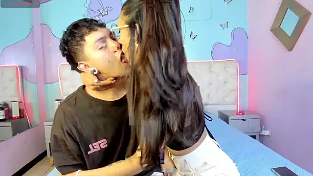 Ethan N Abby online show from January 7, 8:11 pm