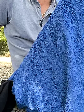 Snapshot of hugobolide chatting on September 22, 1:57 pm hugobolide online show from September 22, 1:57 pm