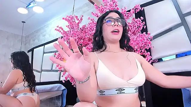 TessaCooper1 online show from March 28, 8:52 pm