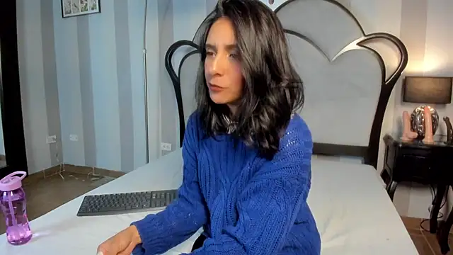 MiaAmore  online show from February 20, 6:52 pm