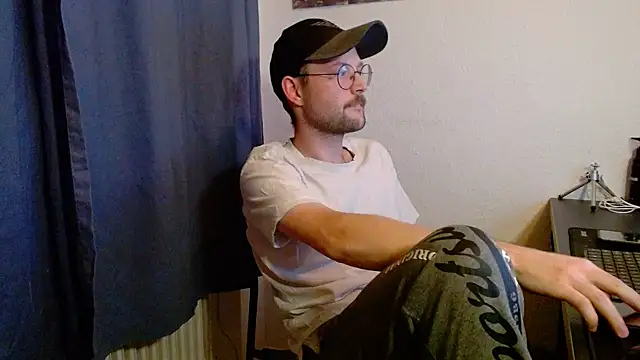 Snapshot of ChefDeLust chatting on October 20, 5:02 pm ChefDeLust online show from October 20, 5:02 pm