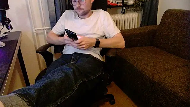 Snapshot of ChefDeLust chatting on October 31, 6:09 pm ChefDeLust online show from October 31, 6:09 pm