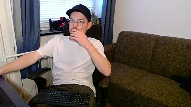 Snapshot of ChefDeLust chatting on November 10, 3:00 pm ChefDeLust online show from November 10, 3:00 pm