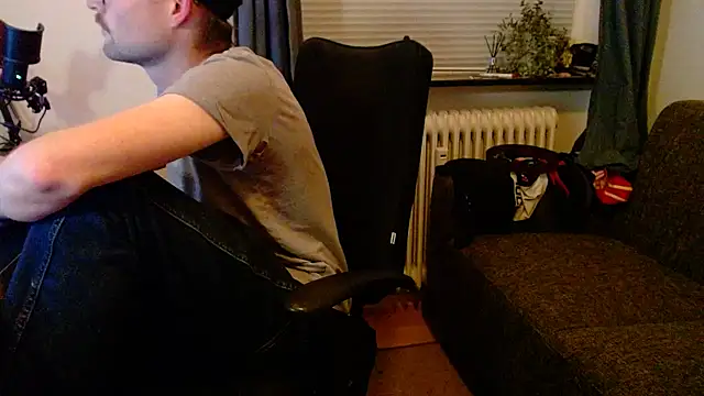 Snapshot of ChefDeLust chatting on November 18, 6:01 pm ChefDeLust online show from November 18, 6:01 pm