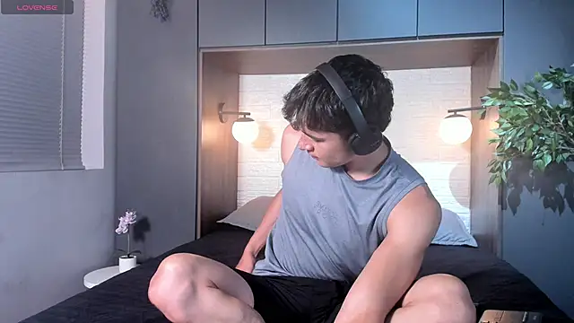 AustinJones  online show from February 2, 7:12 pm