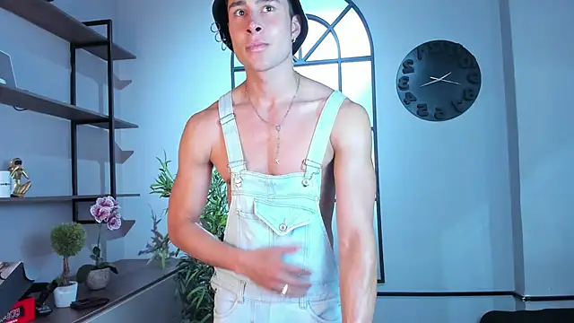 AustinJones  online show from February 23, 7:44 pm