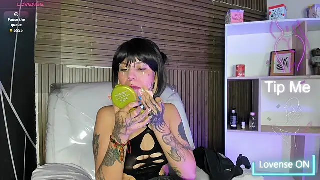 Snapshot of MistressMariam_ chatting on November 20, 9:25 pm MistressMariam online show from November 20, 9:25 pm