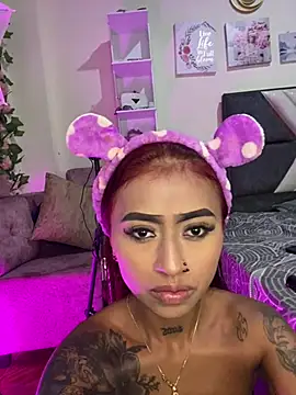 Snapshot of Dirty_isabella18 chatting on May 31, 10:11 pm Dirty isabella18 online show from May 31, 10:11 pm