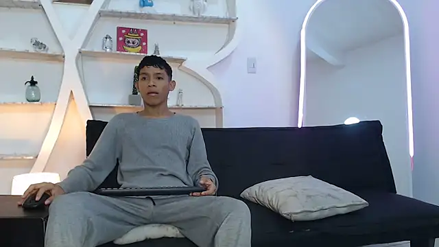 BEAUTY BOYS1 online show from October 22, 7:08 am