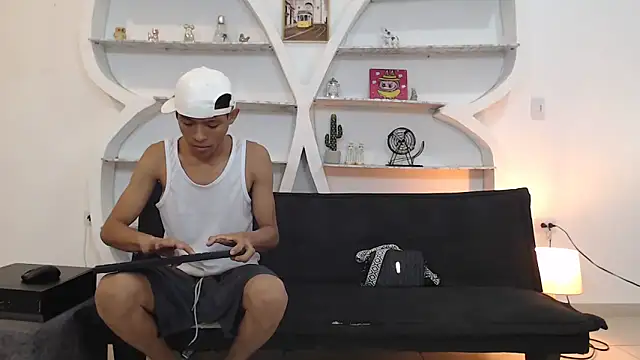 BEAUTY BOYS1 online show from November 19, 7:08 am