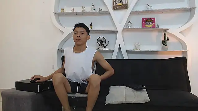 BEAUTY BOYS1 online show from November 26, 7:31 am