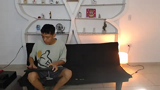 BEAUTY BOYS1 online show from November 28, 7:11 am