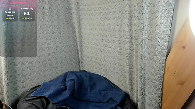 MiaLores online show from October 23, 8:57 am