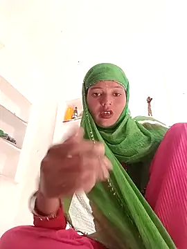 Snapshot of Dikchahot chatting on November 13, 4:22 am Dikchahot online show from November 13, 4:22 am