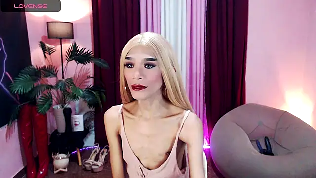 Snapshot of itsmeMonicaloove69 chatting on September 12, 2:00 am itsmeMonicaloove69 online show from September 12, 2:00 am