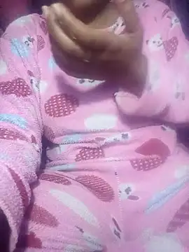 Snapshot of Night_Angel06 chatting on December 19, 11:28 am Night Angel06 online show from December 19, 11:28 am