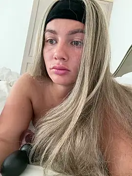 little lola x online show from May 12, 4:04 pm