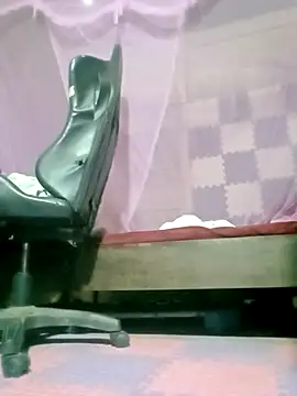 Surrilove online show from April 9, 10:59 pm