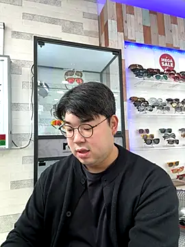 Snapshot of gayfucuxuc chatting on November 29, 2:36 am gayfucuxuc online show from November 29, 2:36 am