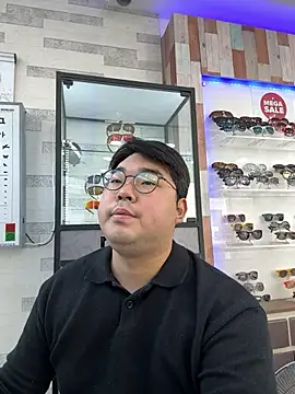 Snapshot of gayfucuxuc chatting on December 4, 4:00 am gayfucuxuc online show from December 4, 4:00 am