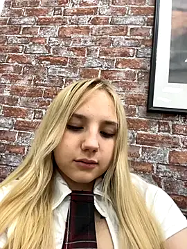 Sky Cutie online show from October 7, 4:20 am