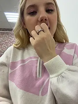 Sky Cutie online show from December 1, 4:50 am