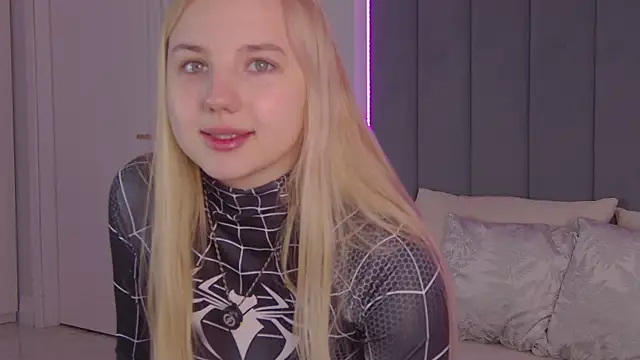 Sky Cutie online show from April 15, 4:30 am