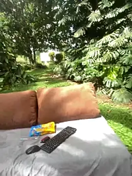 AliceMrtnz online show from January 6, 4:32 pm