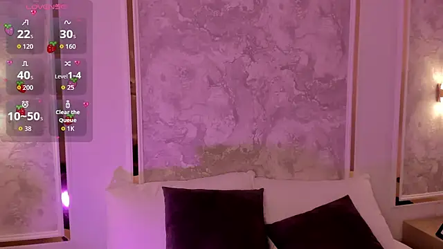 Snapshot of doll_eyees_ chatting on November 4, 2:21 am doll eyees online show from November 4, 2:21 am