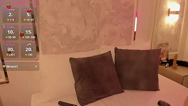 Snapshot of doll_eyees_ chatting on November 7, 2:44 am doll eyees online show from November 7, 2:44 am