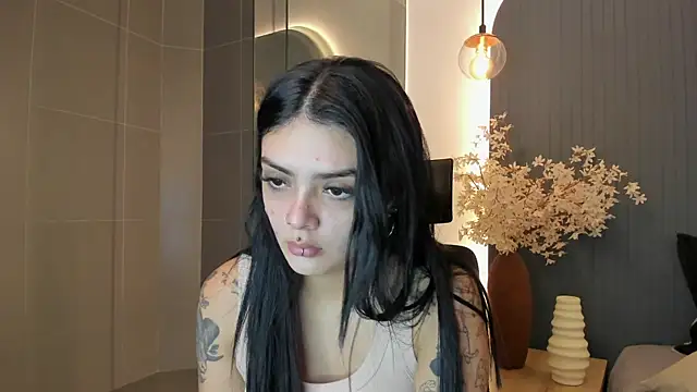 Snapshot of AliceRitter chatting on January 7, 5:15 pm AliceRitter online show from January 7, 5:15 pm