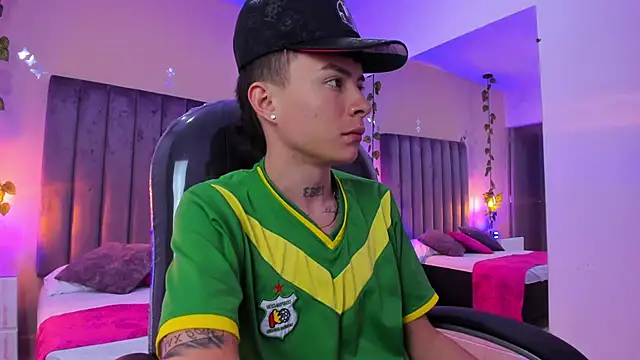 Nascary Fox online show from December 14, 2:00 pm