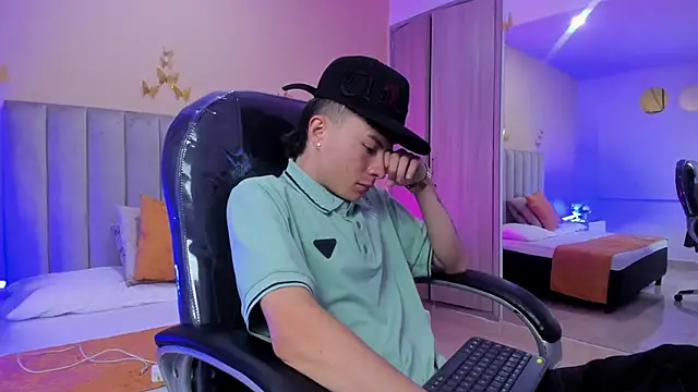 Nascary Fox online show from January 10, 7:15 pm