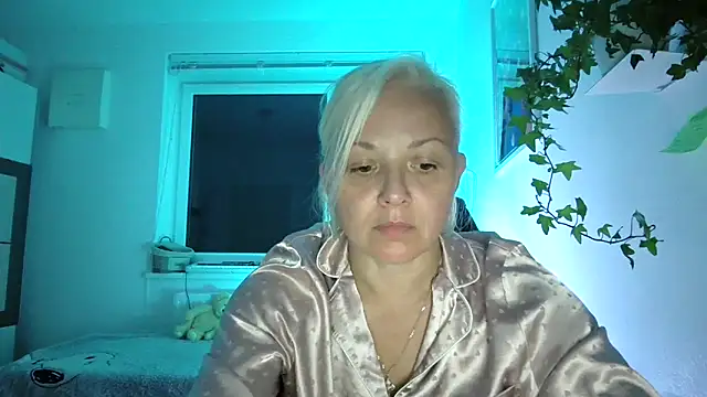 Linsy Kim online show from September 12, 6:52 pm