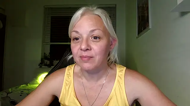 Linsy Kim online show from September 17, 5:58 pm