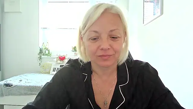 Linsy Kim online show from September 28, 7:14 am