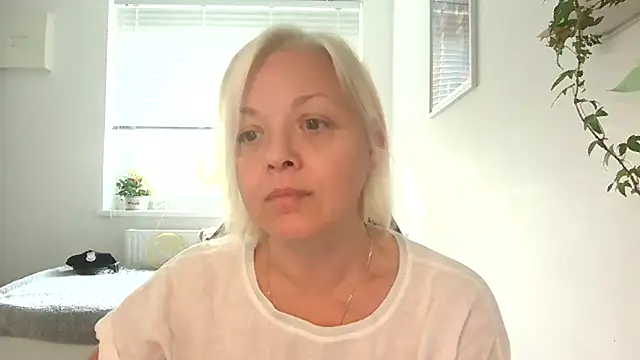 Linsy Kim online show from October 14, 7:31 am